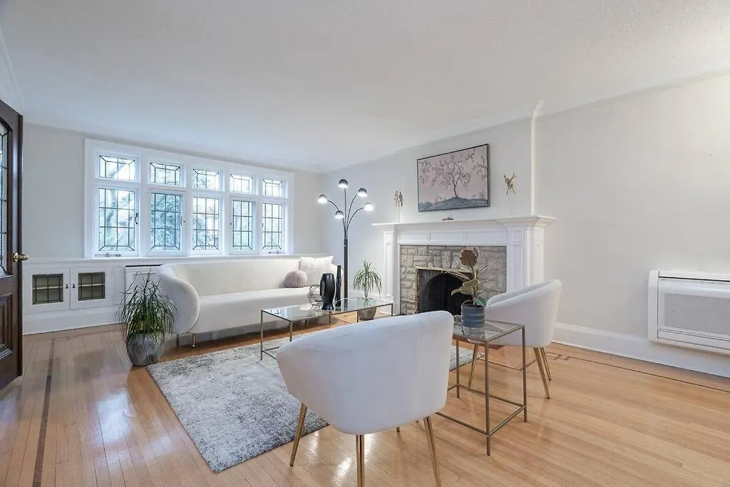 Charming 5-Bedroom Forest Hill Home Toronto 0*,  Kanada