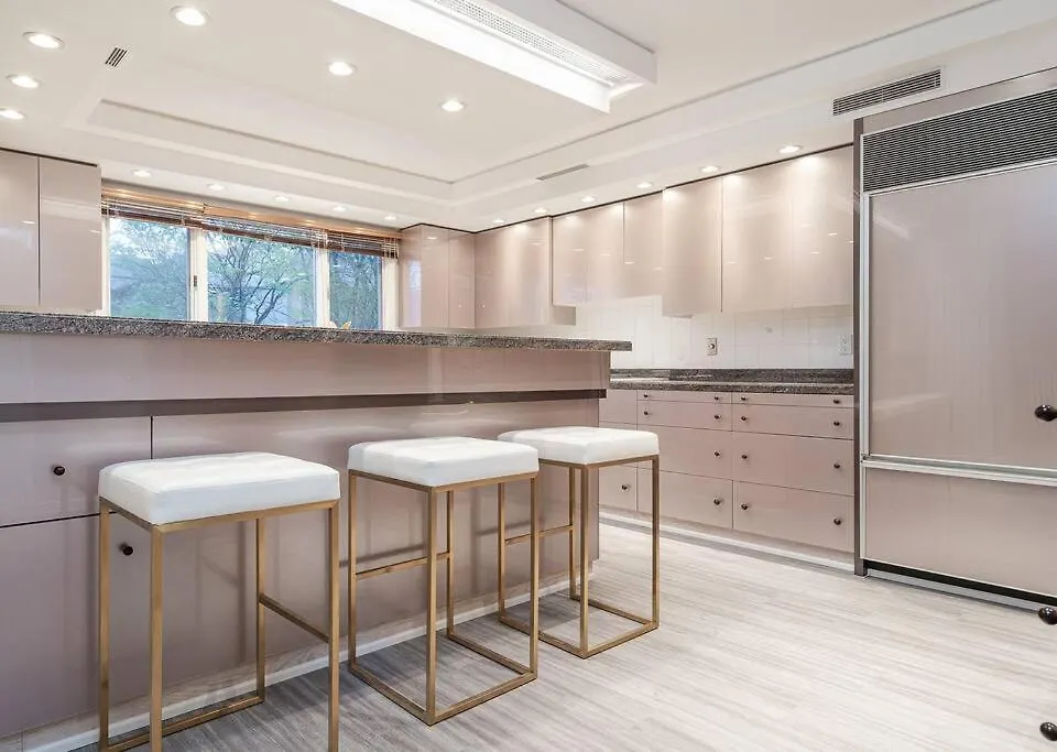 Villa Charming 5-Bedroom Forest Hill Home Toronto