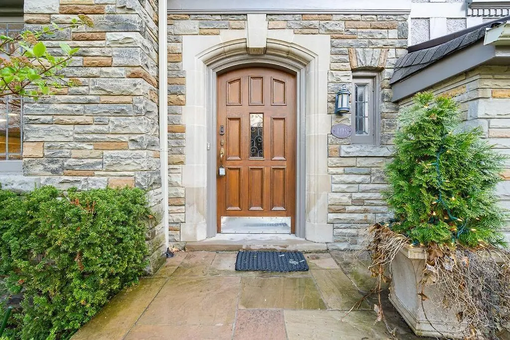 Charming 5-Bedroom Forest Hill Home Toronto Kanada